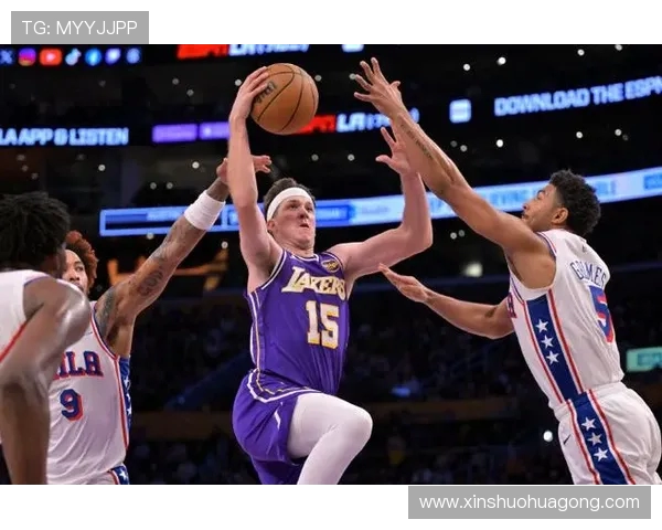 76人湖人今冬对决解析：明星球员表现与战术博弈的精彩较量